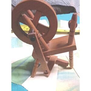 Vintage Miniature Pretend wooden Spining Wheel, Dollhouse, 1:12 VTG